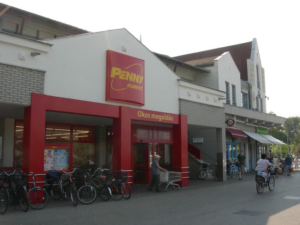 Hary Hotel Kecskemét Exterior foto