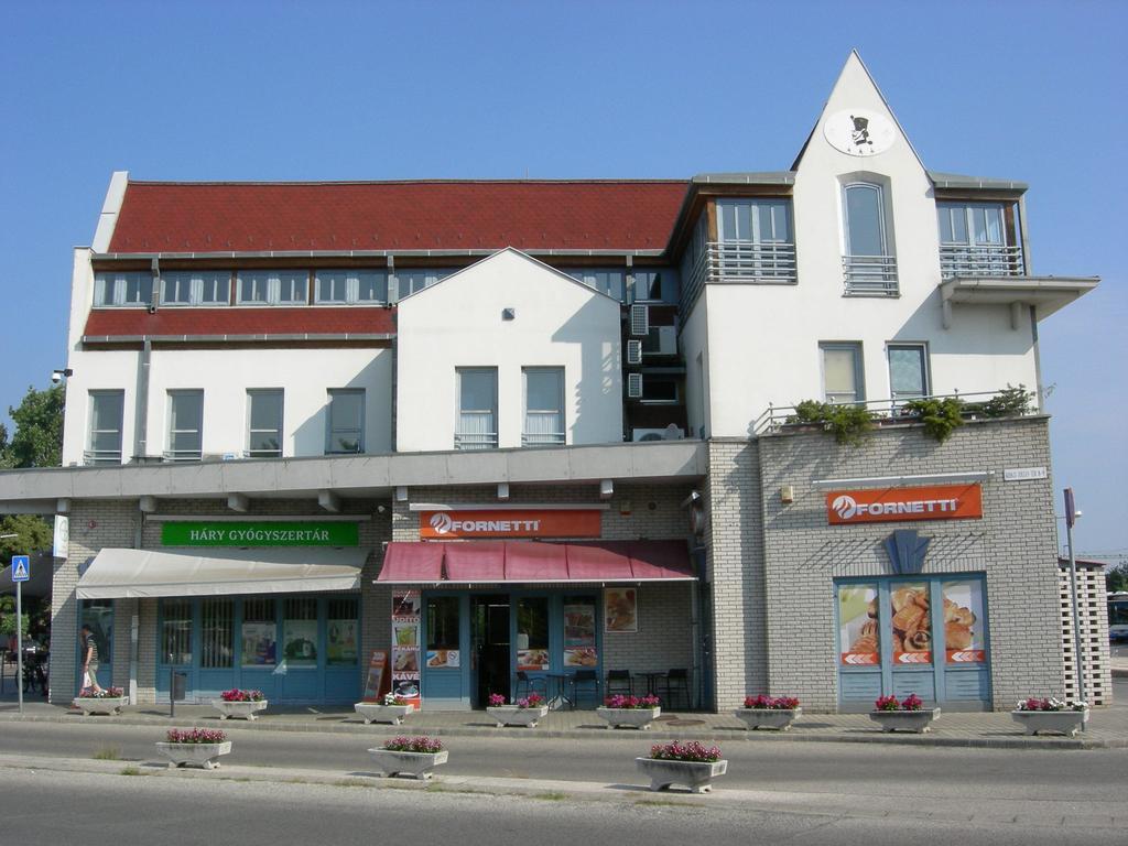 Hary Hotel Kecskemét Exterior foto