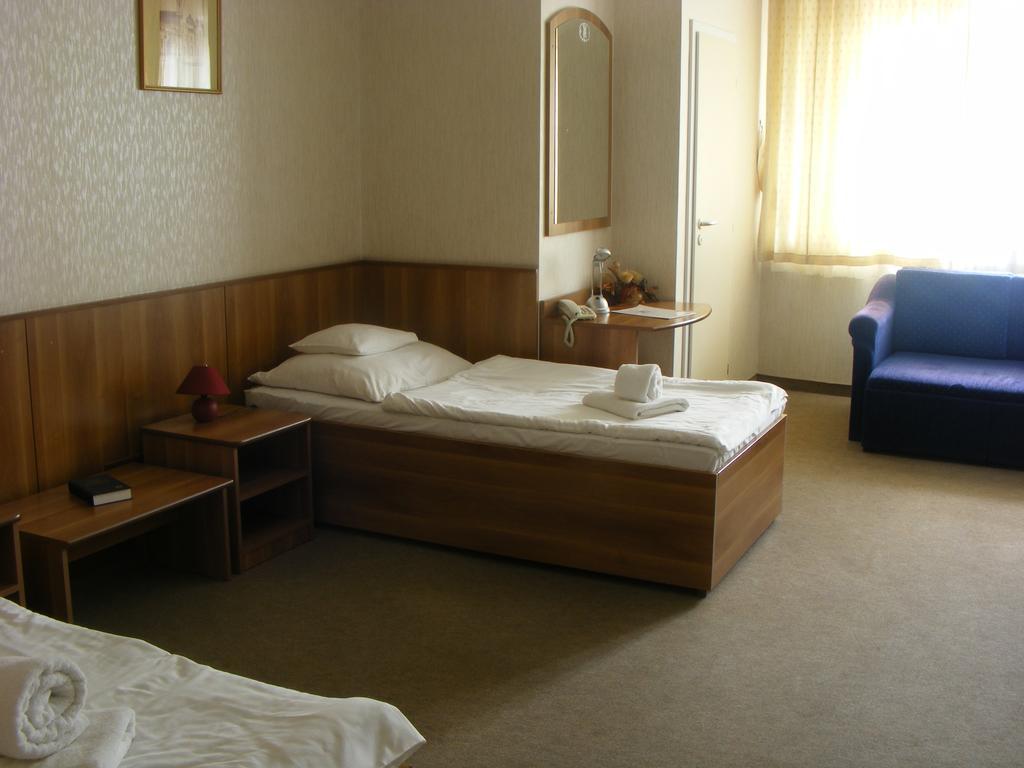 Hary Hotel Kecskemét Quarto foto