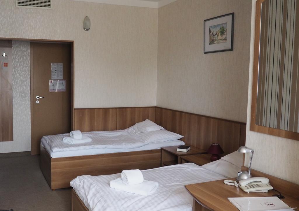 Hary Hotel Kecskemét Quarto foto